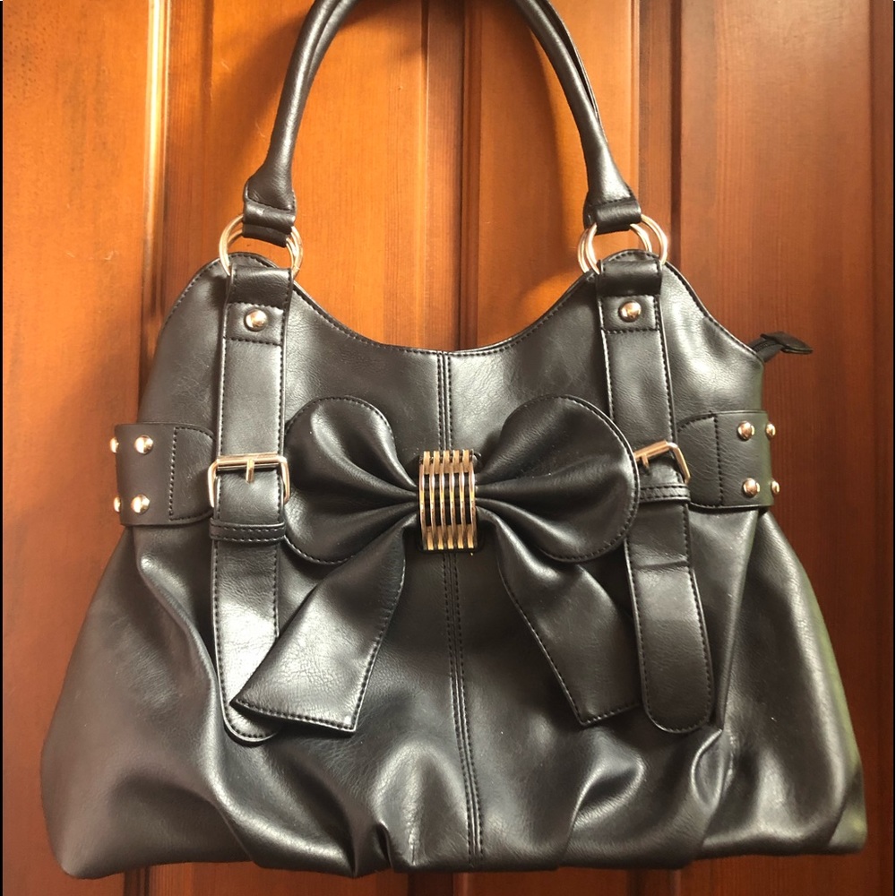 NEW Laurel & Sunset Black Leather Purse